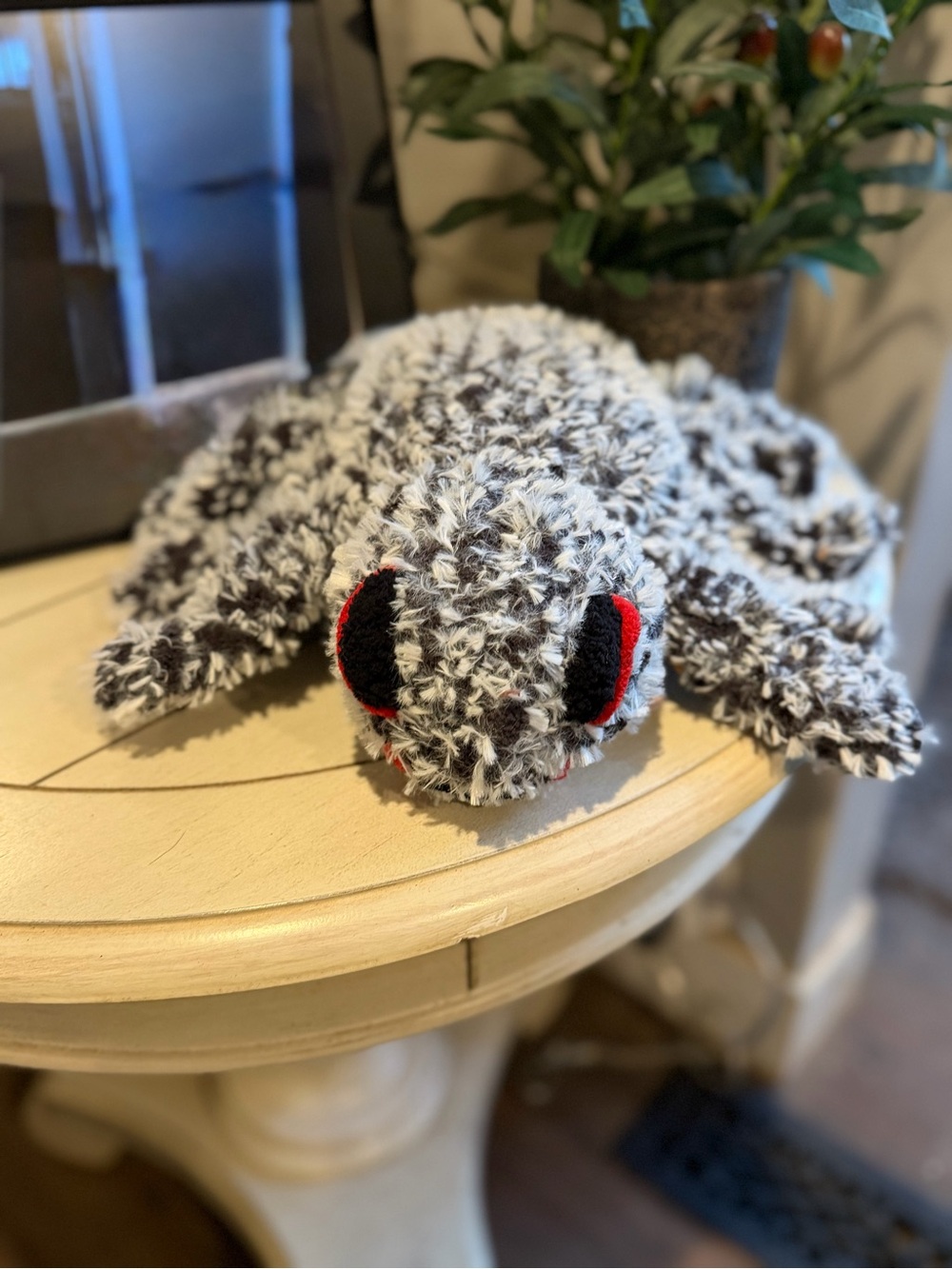 handmade hairy spider plushie halloween chunky knit 11x12